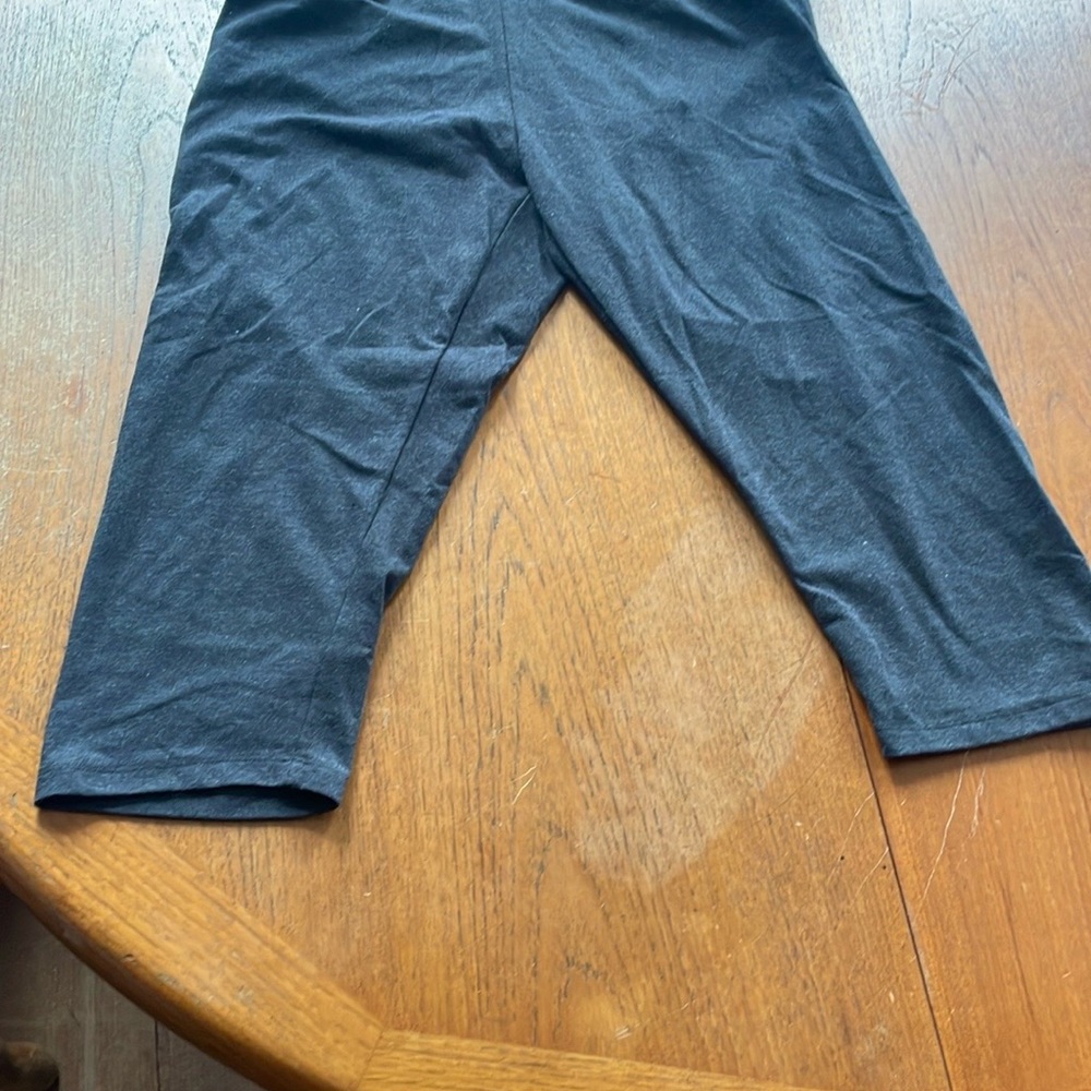 Sonoma Women's Capris - Dark Gray